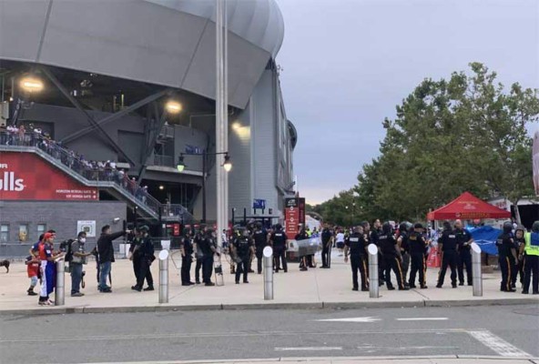 Video muestra los heridos y la angustia en las calles de New Jersey tras el Olimpia -Motagua
