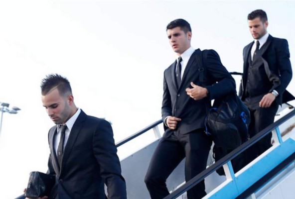 Real Madrid llegó a Lisboa y es recibido por decenas de aficionados