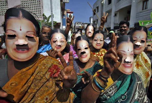 Condena a estrella de cine causa oleada de suicidios en la India