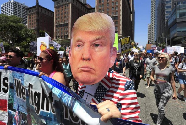 Decenas de marchas en EUA para pedir la destitución de Trump