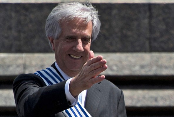 Tabaré Vázquez, el médico que hizo historia en la política uruguaya