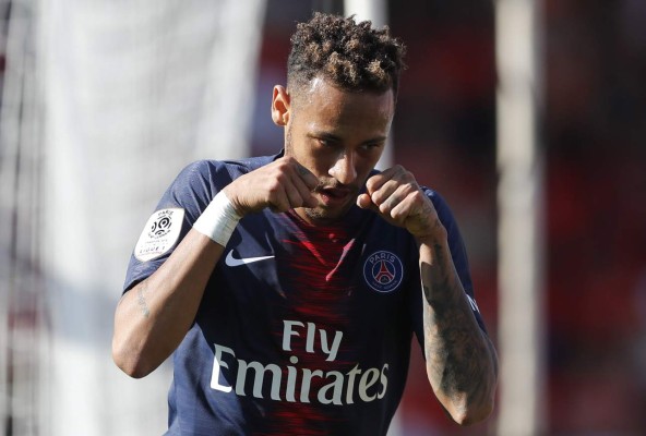 Video: Afición rival llama 'llorón' a Neymar y el brasileño logra su venganza cruelmente