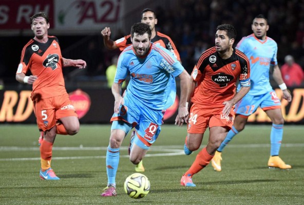 Marsella pincha con el Lorient y deja el liderato en bandeja al PSG