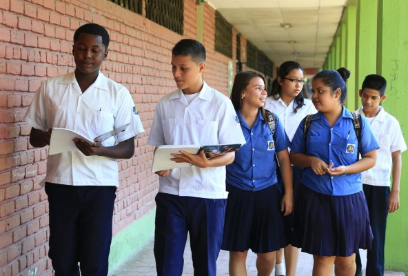 Más de 3,000 jóvenes serán beneficiados con feria de empleo en la UTH