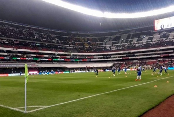 El estadio Azteca no se llenó para el México-Honduras