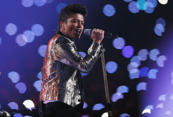 Bruno Mars supera a Madonna en la historia del SuperBowl