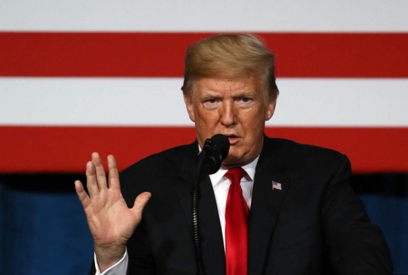 Acorralado, Trump pide fin de la investigación de Mueller