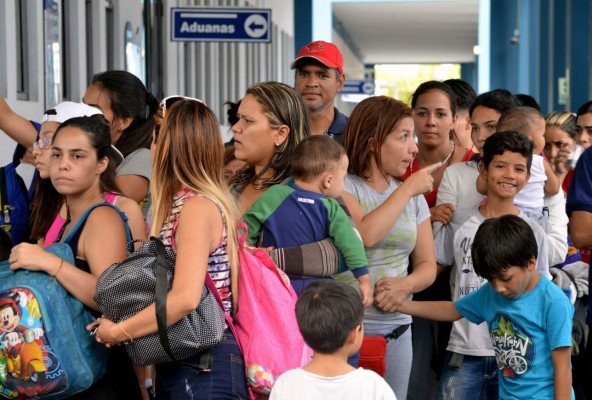 Ecuador se retira del Alba en medio de la crisis migratoria de venezolanos