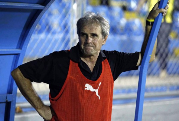 Real España decidirá este domingo si se va Zanabria