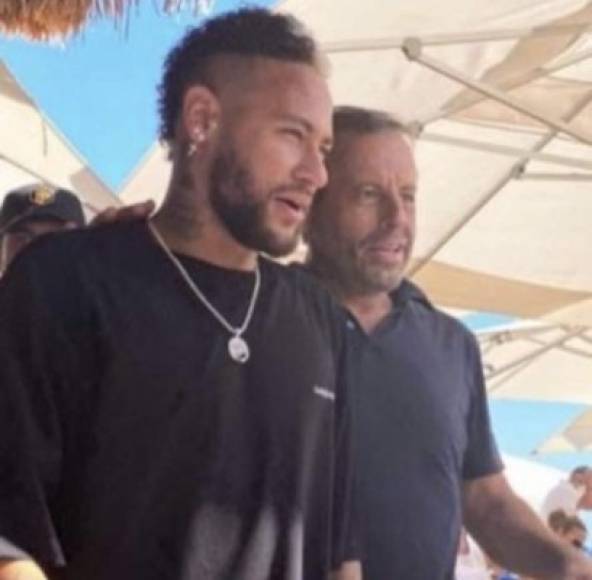 Sandro Rosell, expresidente del Barcelona que llevó a Neymar al cuadro catalán, compartió en Ibiza con el brasileño. El exdirectivo dio negativo al test de coronavirus.