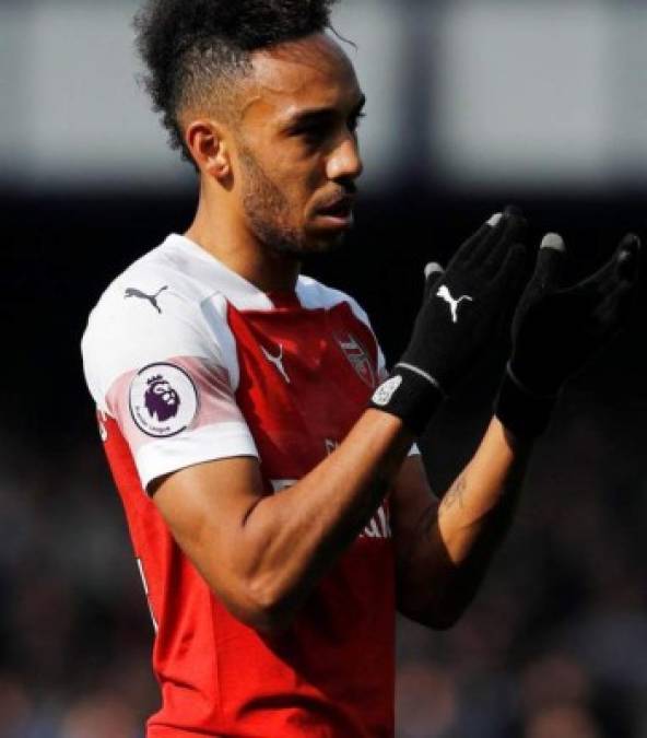 Pierre Emerick Aubameyang: El delantero de 30 años de edad es otro de los que suena para llegar al FC Barcelona, según informa Mundo Deportivo. Es la figura del Arsenal en la zona de ataque.<br/>