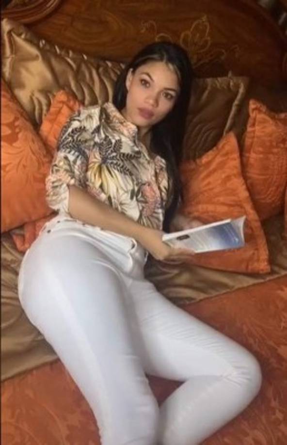 Karen Ramos y el 'Teto' lucían en TikTok los lujos que les rodean.