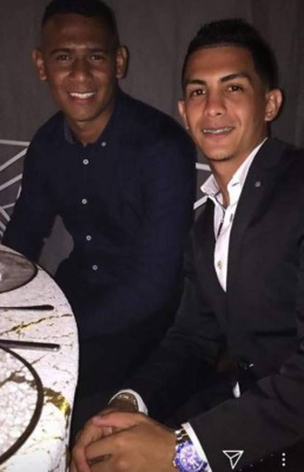 Los futbolistas Carlos Perdomo y Víctor Berríos del Marathón estuvieron en fiesta privada acompañando a su compañero Carlo Costly y su esposa Karen Torres.
