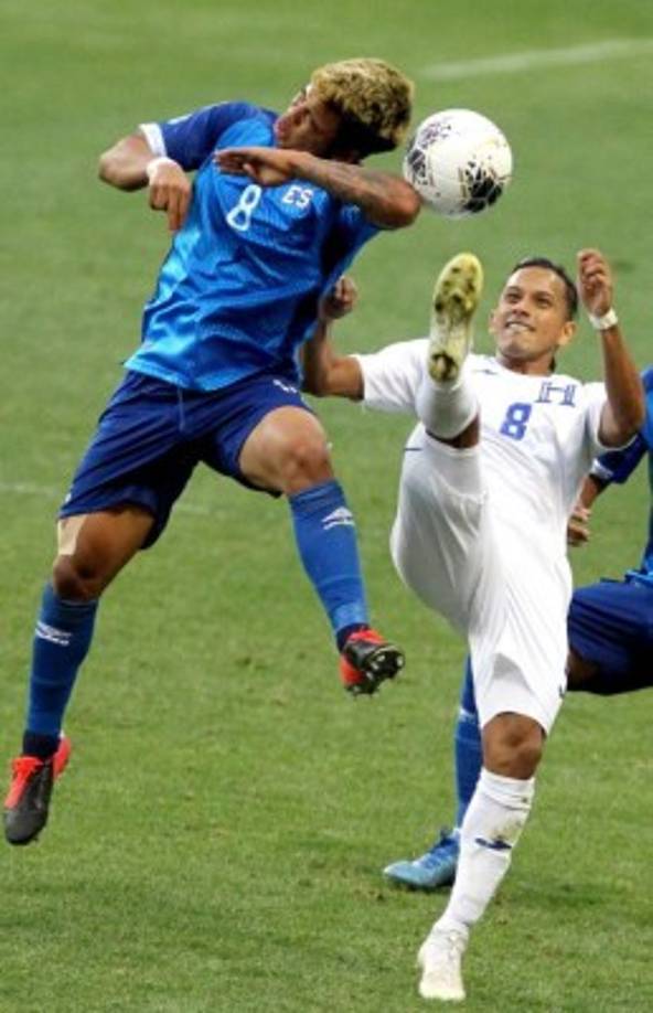 El juego fue bien disputado desde el pitazo inicial y al final ambas selecciones se repartieron un punto.