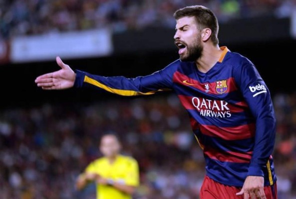 Piqué pide disculpas y niega insultos al árbitro asistente