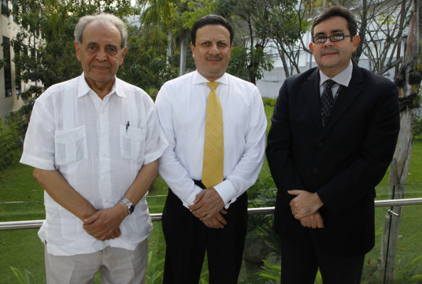 Afife Kattán de Larach es homenajeada por Banco del País