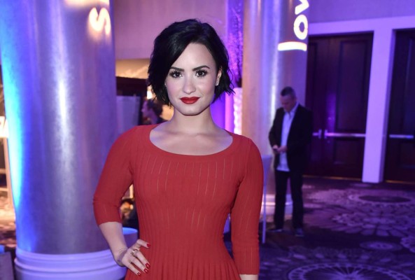 Demi Lovato desata la furia de sus fans