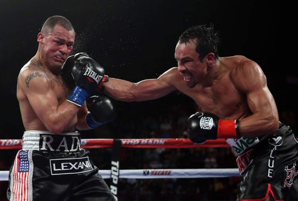 Juan Manuel Márquez derrota a Mike Alvarado y va por Pacquiao