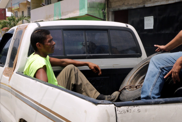 A prisión madrastra de niña por actos de lujuria