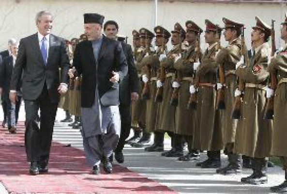 ¡Bush en Afganistán!