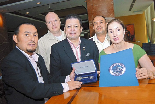 Honores para el diario líder de Honduras