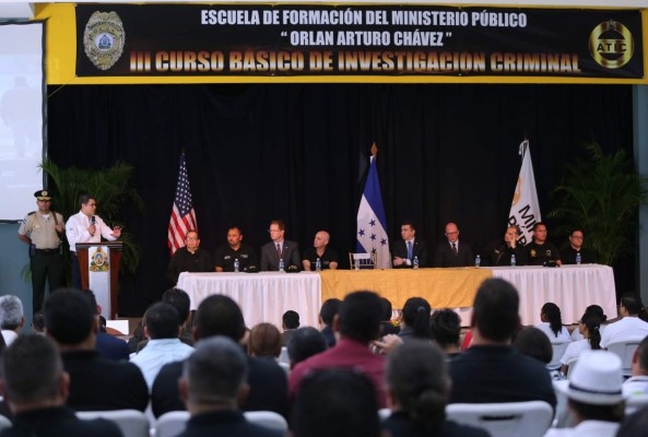 No hay que dejar que los retoños del narcotráfico crezcan: JOH