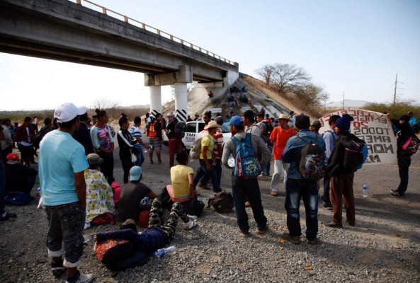 Trump anuncia que México disolvió la caravana migratoria