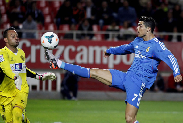 Sevilla propina segunda derrota al Real Madrid en tres días y lo complica
