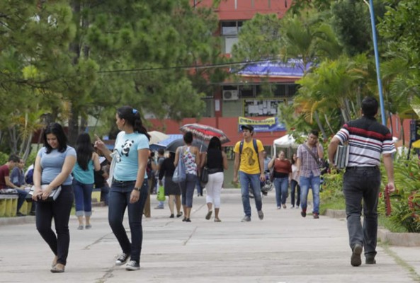 Ofrecen becas a hondureños para estudiar en Europa