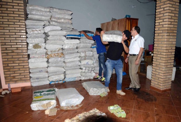 Misterio: Hallan 30 toneladas de billetes venezolanos en Paraguay