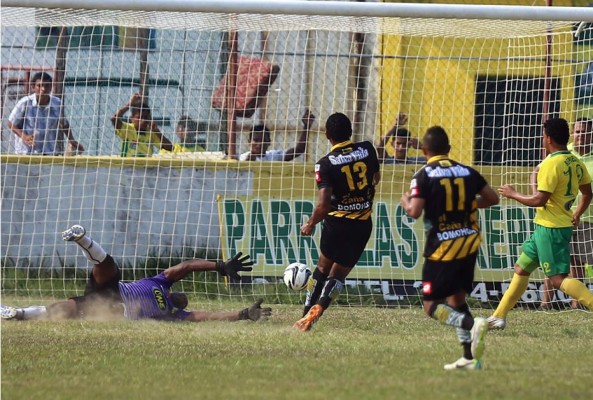 Real España empata con el Parrillas One y se sube al liderato