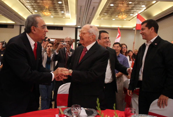 Expresidente Carlos Flores: 'Villeda es el líder que más le conviene a Honduras”