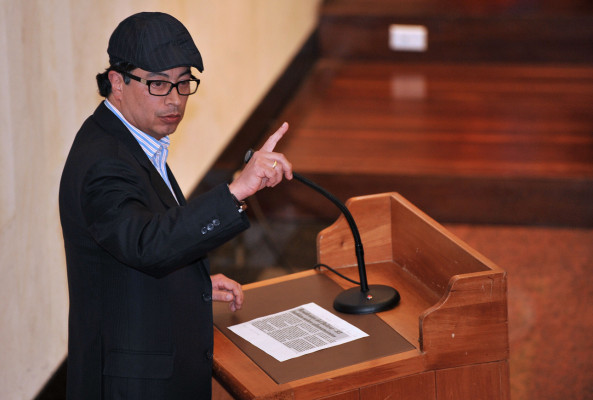 Presidente separa al alcalde de Bogotá, Gustavo Petro