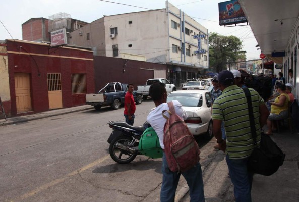 Cierran más empresas de transporte