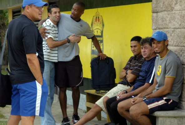 Adiós Farrera, 'Calolo” se queda