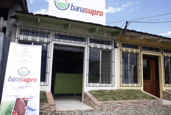 Benefician a 10,000 vecinos con tienda de Banasupro en Ocotepeque