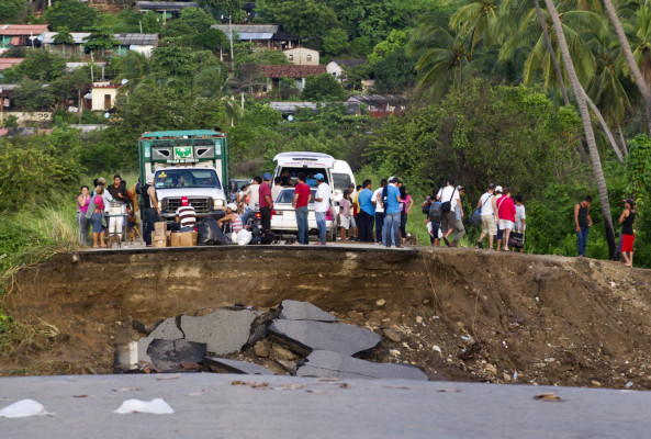 Aumentan a 170 los muertos tras tormentas en México