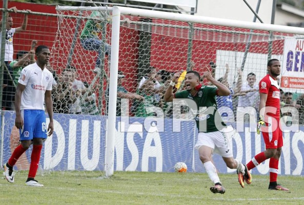 VIDEO: ¡Doble caño y golazo de Walter Martínez ante Olimpia!