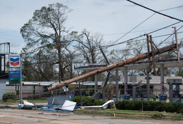 Luisiana y Texas sobreviven al poderoso huracán Laura, que deja cuatro muertos