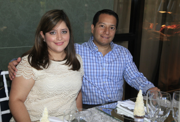 Gabriel Joya y Alessia Cartoni son bautizados