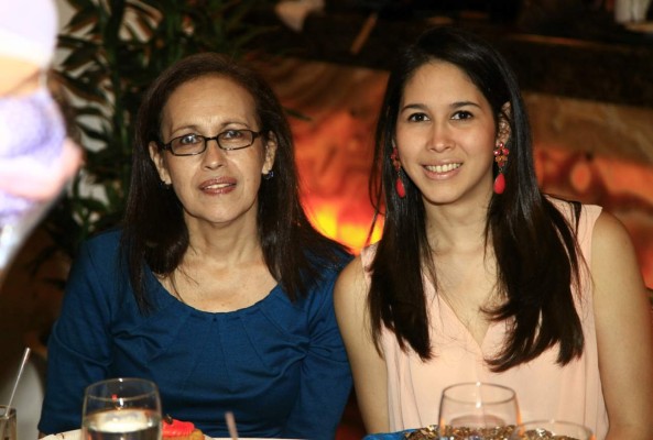 Festejo rosa por Valeria