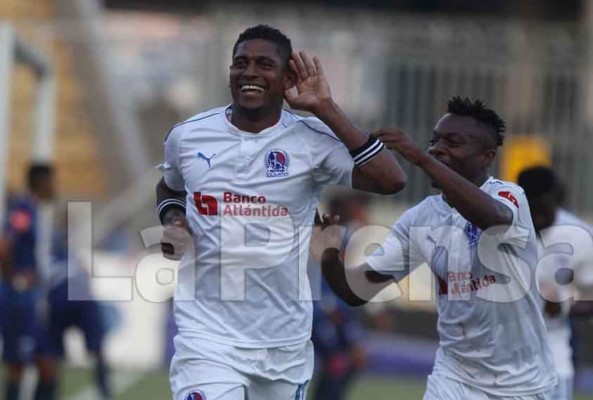 El Olimpia le gana el clásico al Motagua en el debut de Nahún Espinoza