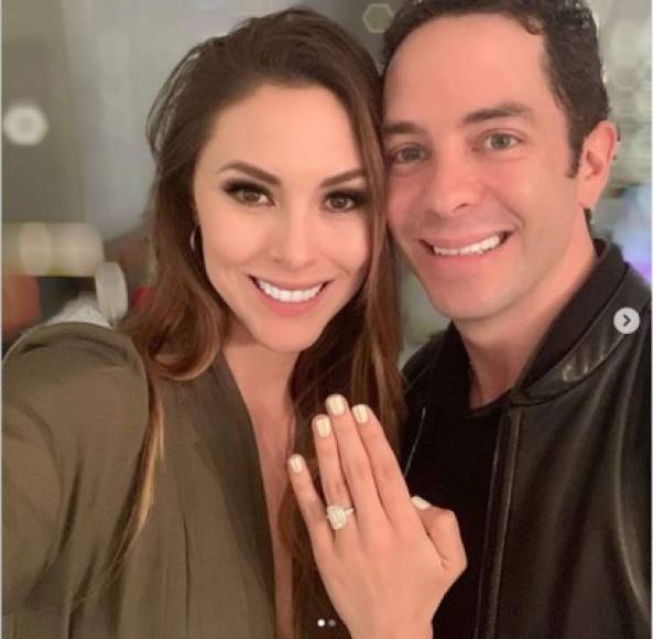 Miroslava Montemayor presumió su anillo de compromiso con el dueño de los Xolos de Tijuana mediante una fotografía en su cuenta oficial de Instagram.