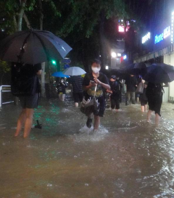 Las peores lluvias en 80 años en Corea del Sur dejan al menos 8 muertos en inundaciones