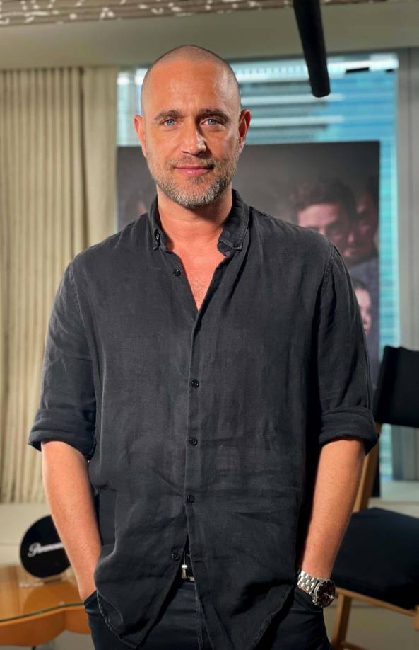 Plaza es uno de los personajes de la producción española “Parot”, la primera serie original en español en la plataforma Paramount +. Ese será su hogar en América Latina y Estados Unidos, mientras que en España es parte de la oferta de Amazon Prime Video, una de las casas productoras con TVE.