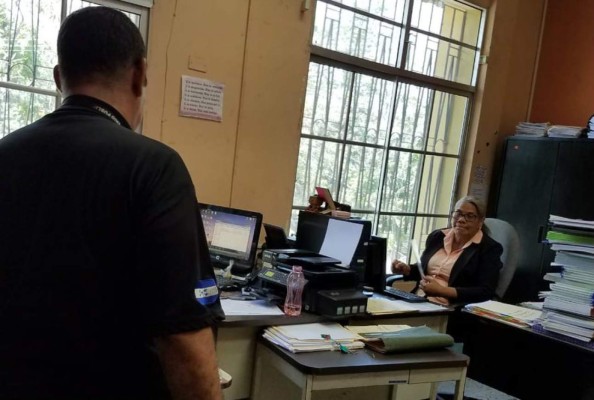 Decomisan documentos en municipalidad de Puerto Cortés