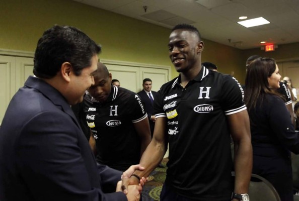Presidente de Honduras juramentó a la Selección Nacional