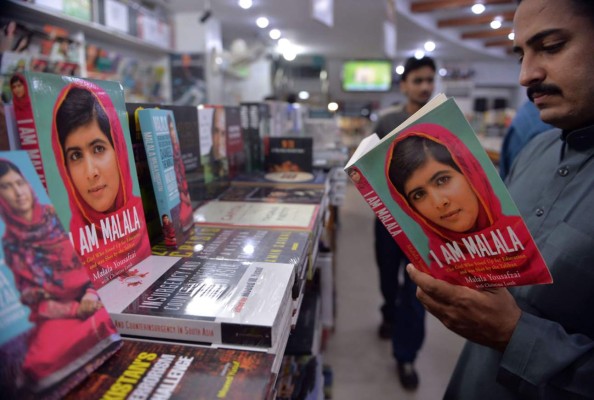 Malala, de blanco de talibanes a heroína de la paz