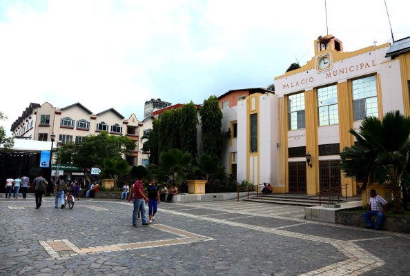 Instalarán pantallas en el parque sampedrano para ver a la Bicolor