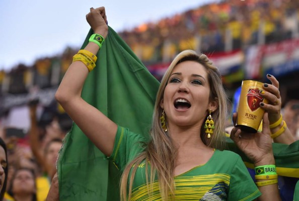 La mujer más sexy del partido Brasil-Croacia